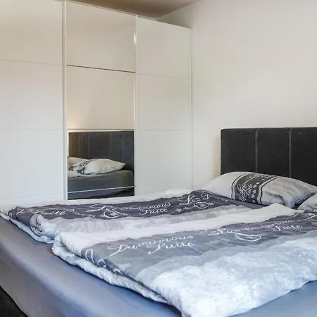 Apartment Lovely In